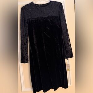 NWT Elegant Black Lace Sleeve Dress